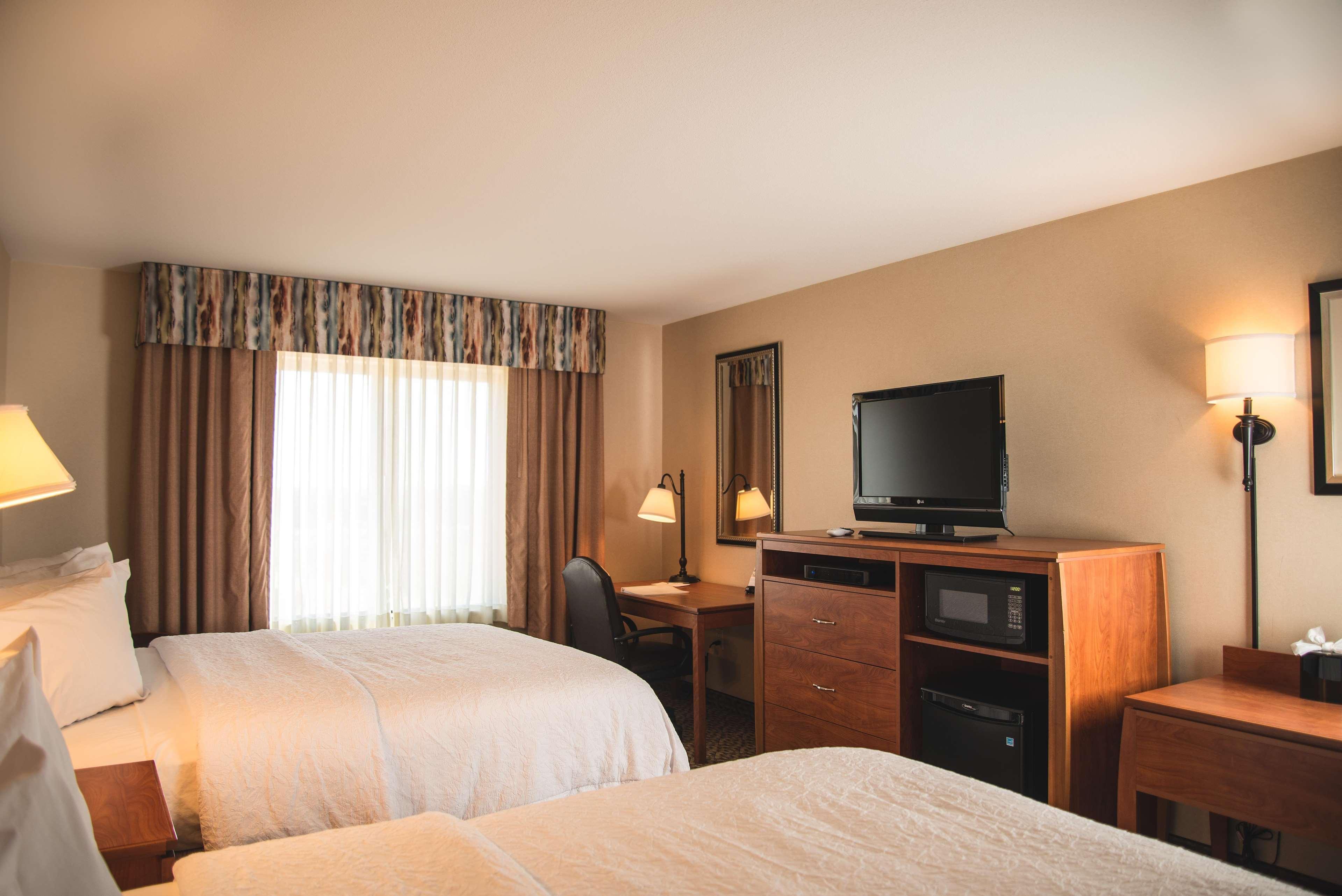 Hampton Inn & Suites Greeley Exteriör bild