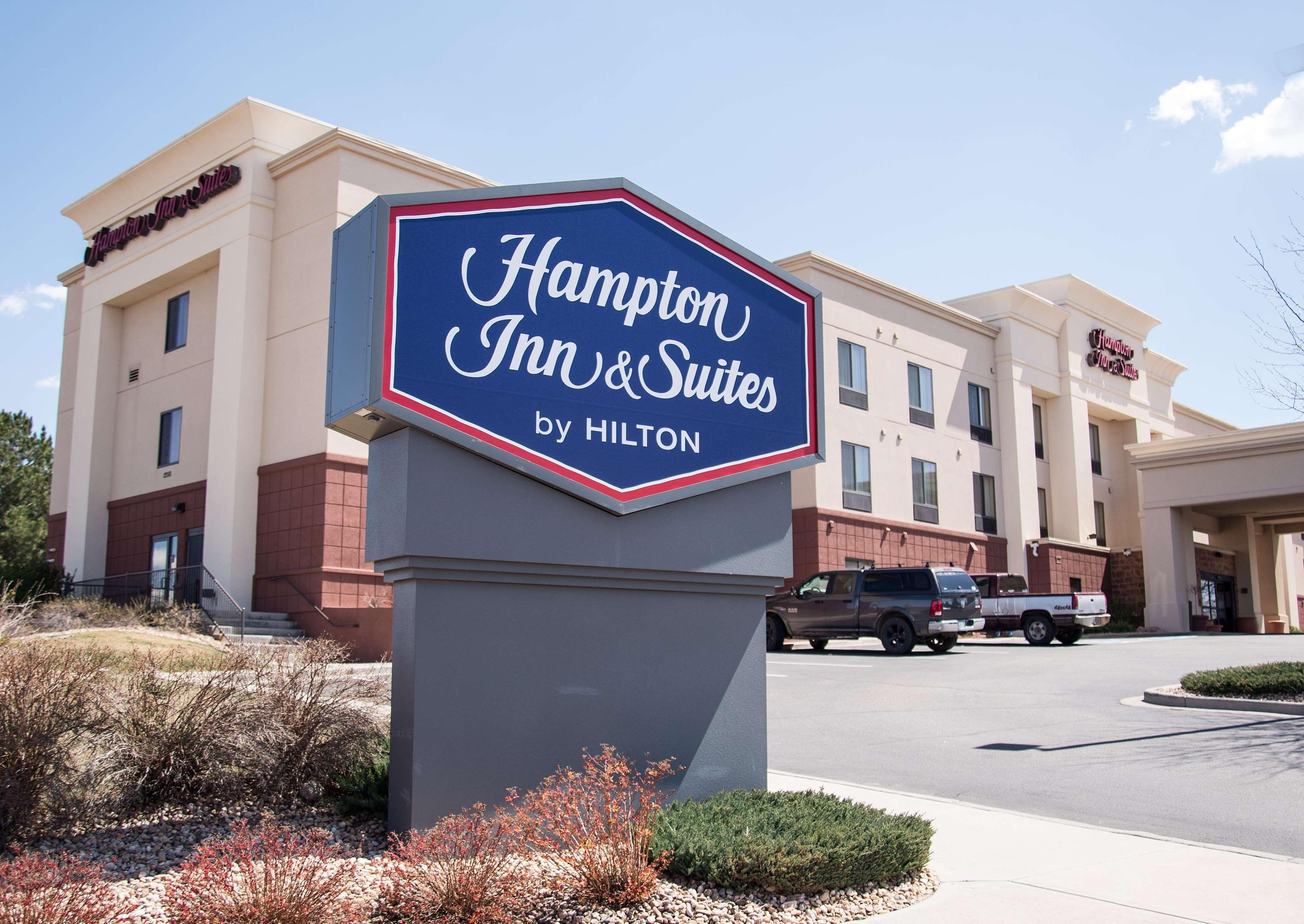 Hampton Inn & Suites Greeley Exteriör bild