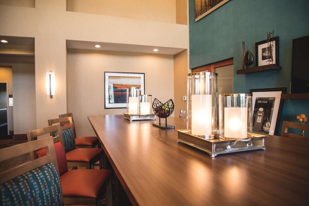 Hampton Inn & Suites Greeley Exteriör bild