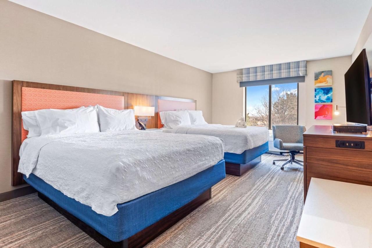 Hampton Inn & Suites Greeley Exteriör bild