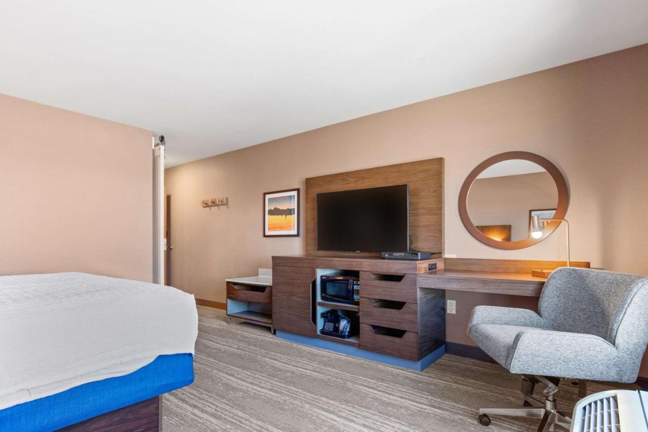 Hampton Inn & Suites Greeley Exteriör bild