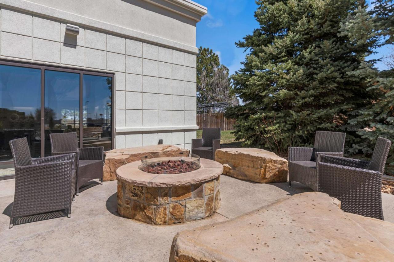 Hampton Inn & Suites Greeley Exteriör bild