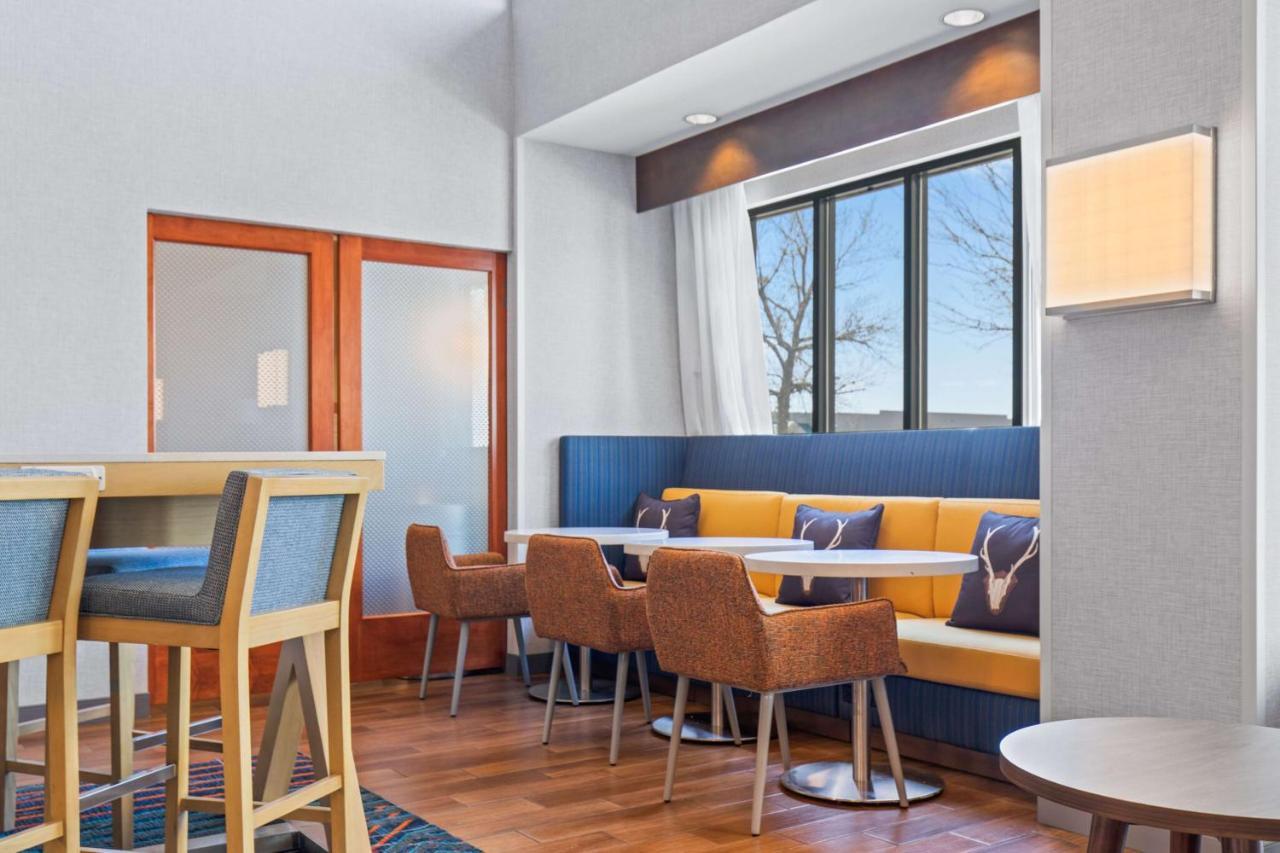 Hampton Inn & Suites Greeley Exteriör bild
