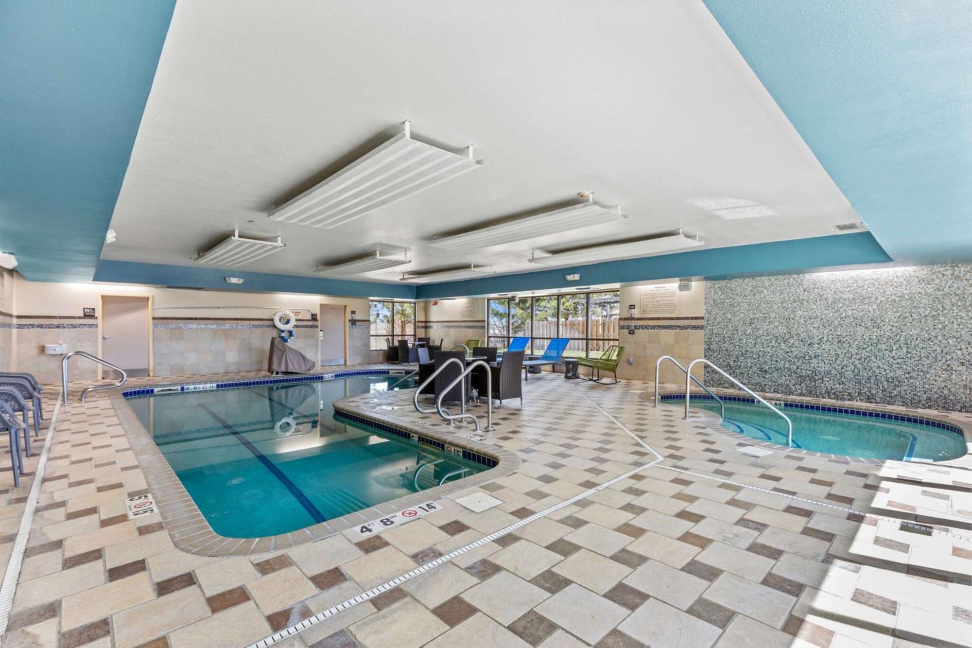 Hampton Inn & Suites Greeley Exteriör bild