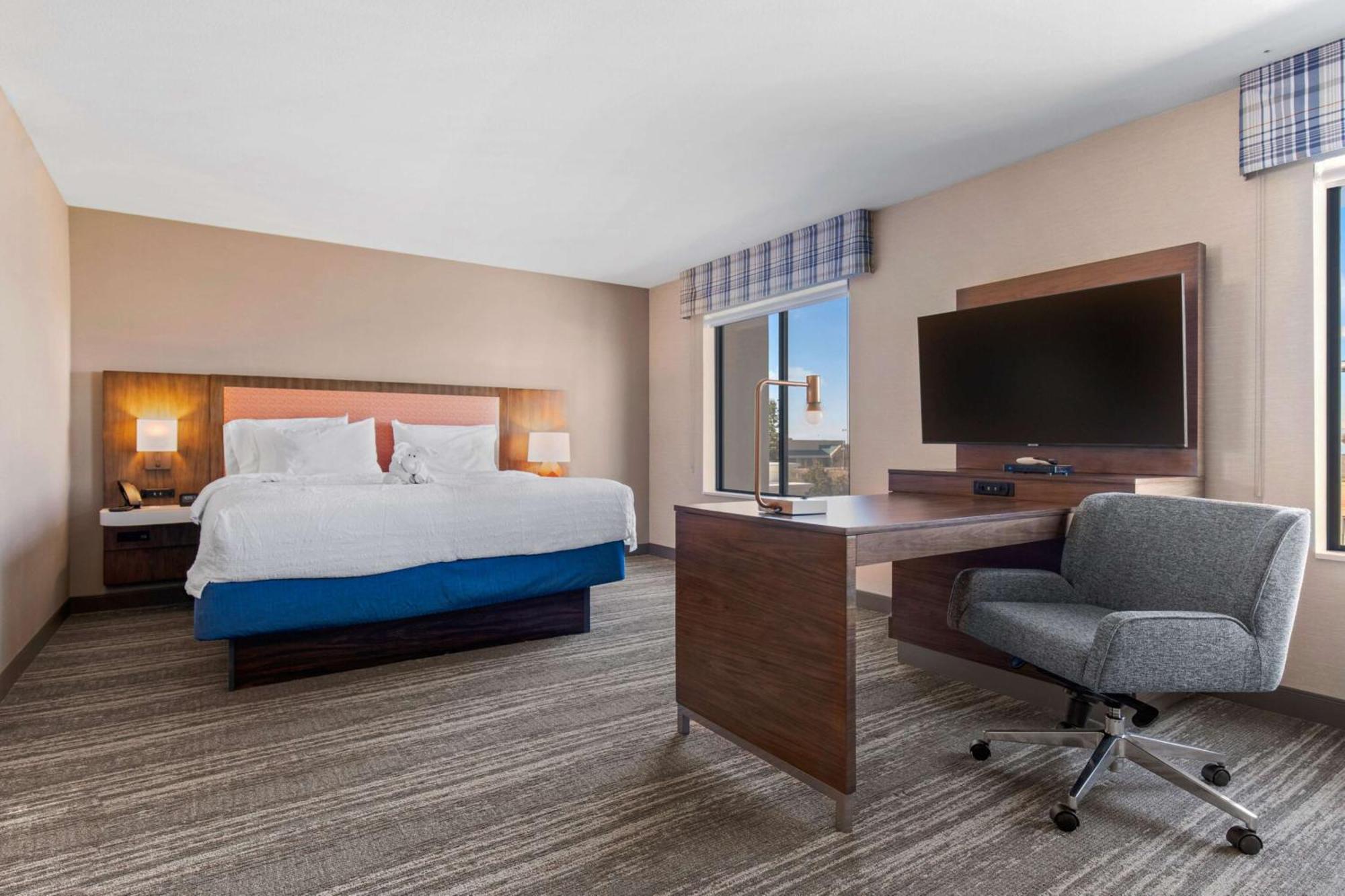 Hampton Inn & Suites Greeley Exteriör bild