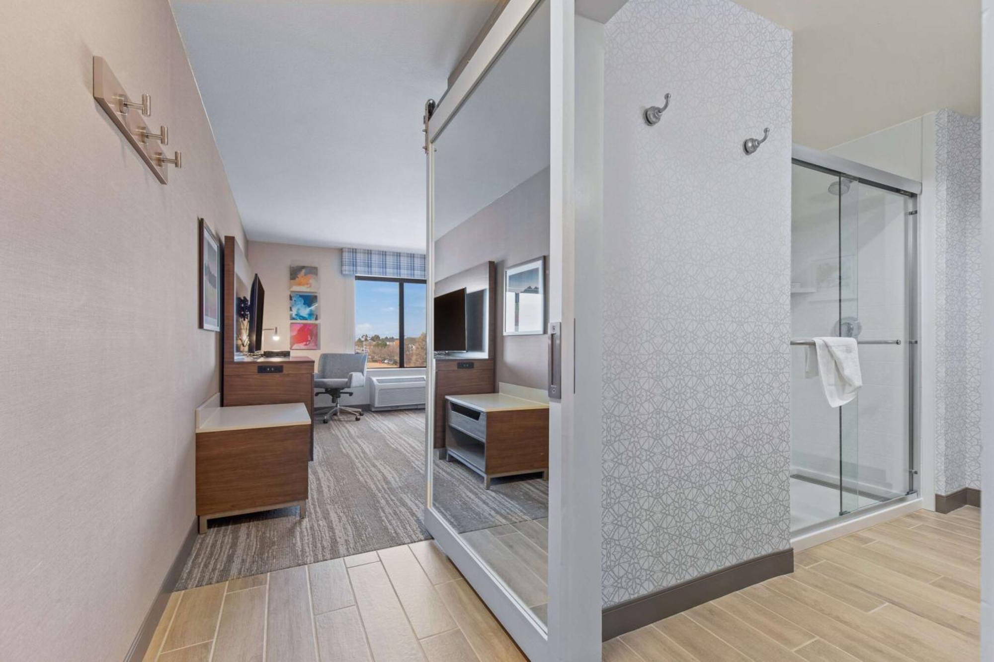 Hampton Inn & Suites Greeley Exteriör bild